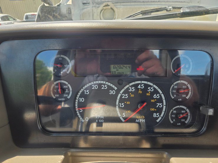2005-sterling-l9500-image-55