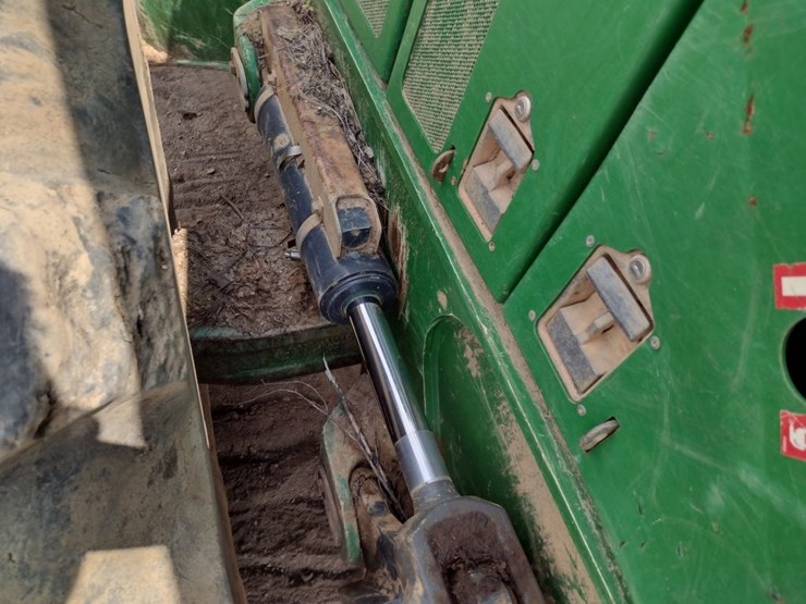 deere-648l-image-52