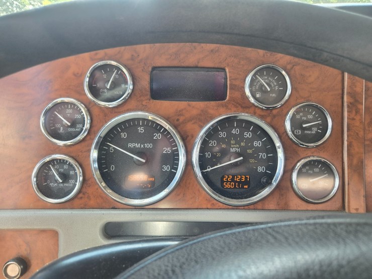 2009-peterbilt-367-image-54
