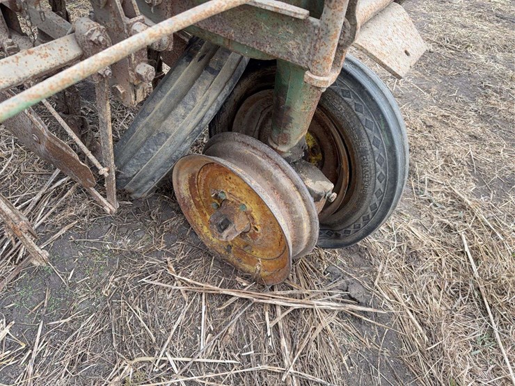 john-deere-b-image-15