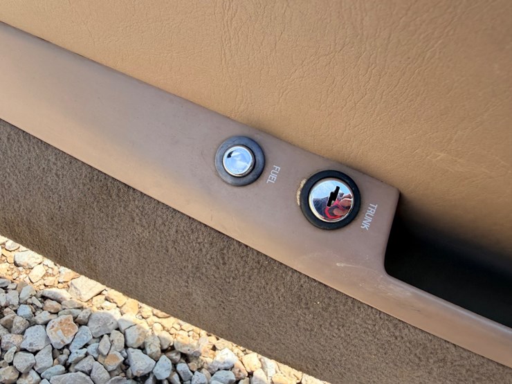 #25037-•-1998-lincoln-continental-passenger-car-image-57