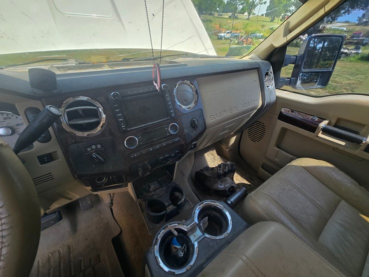 2010-ford-f350-image-28