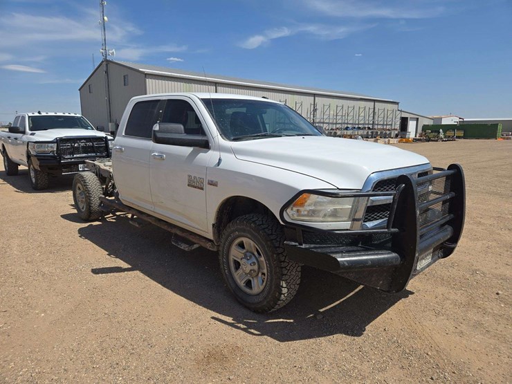 2014-ram-2500-slt-image-2