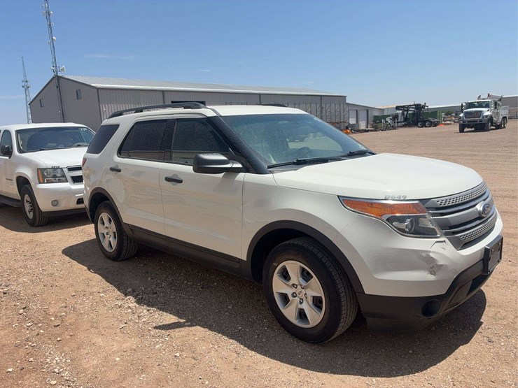 2012-ford-explorer-image-2
