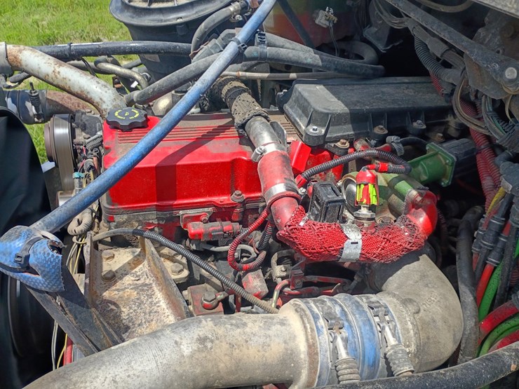 2008-freightliner-m2-106-image-20