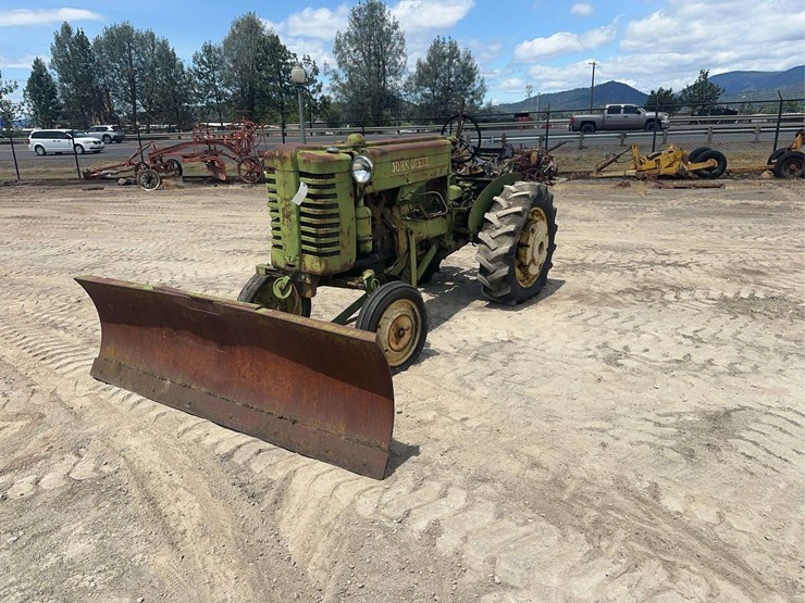 john-deere-m-image-1