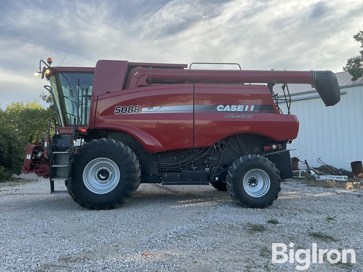 2011-case-ih-5088-image-4