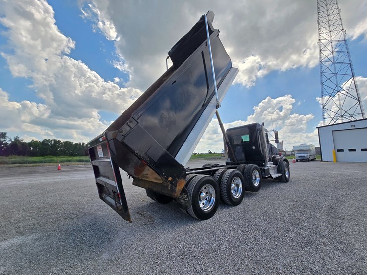 2015-kenworth-t800-image-94