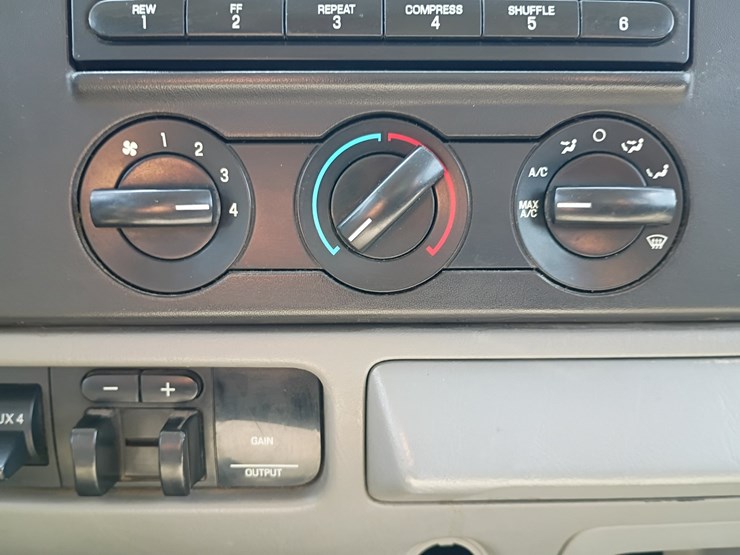 2007-ford-f550-image-44