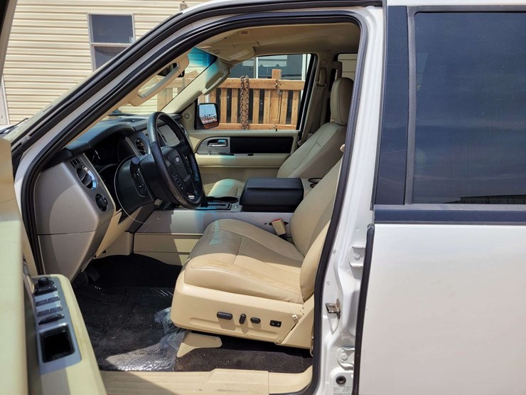 2015-ford-expedition-image-12