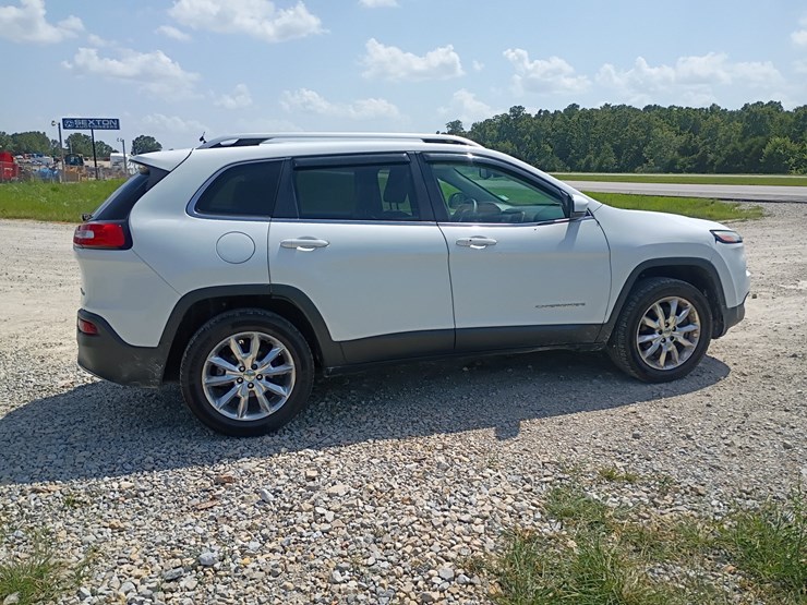 2014-jeep-cherokee-image-10
