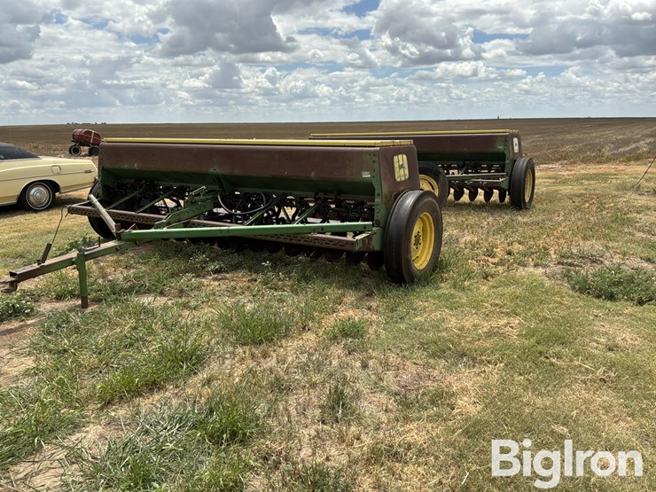 john-deere-8300-image-1