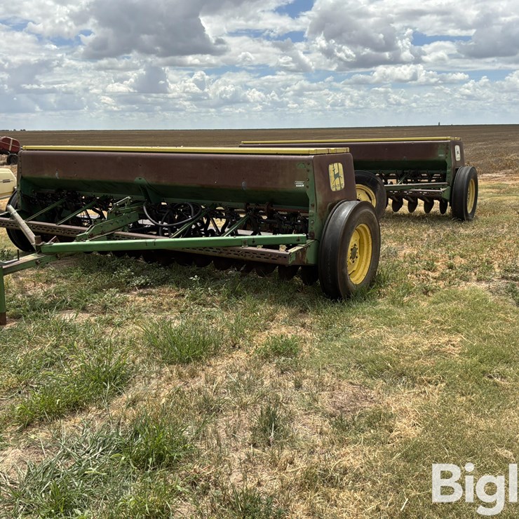 JOHN DEERE 8300