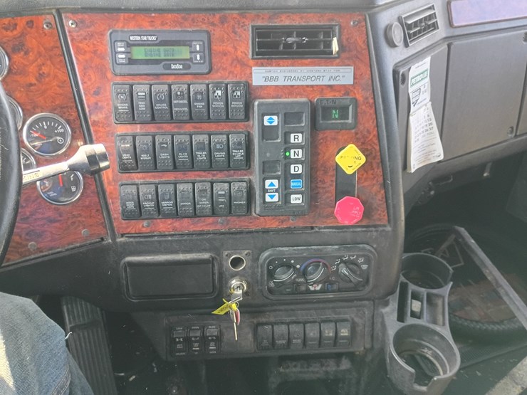 2006-western-star-4900-image-52