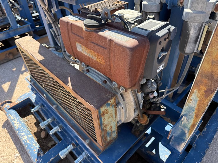 caterpillar-550-image-6