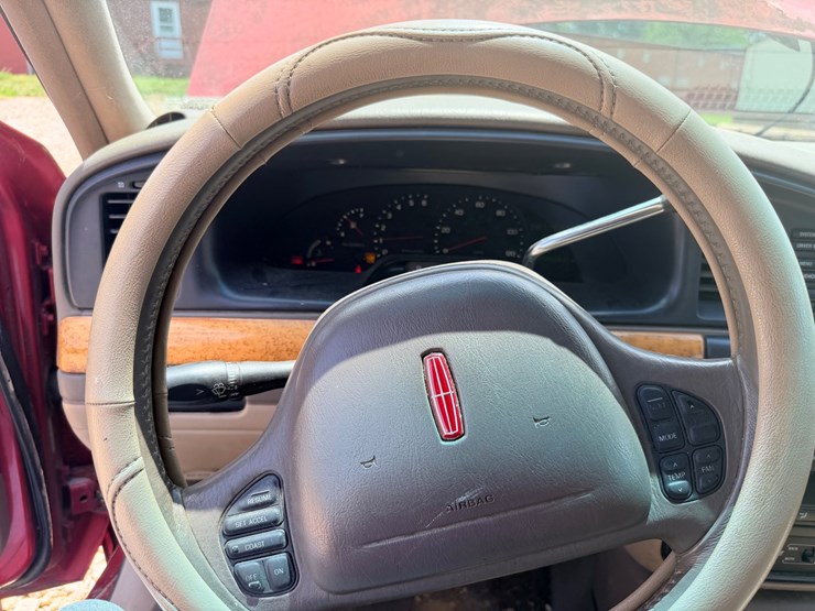 #25037-•-1998-lincoln-continental-passenger-car-image-41