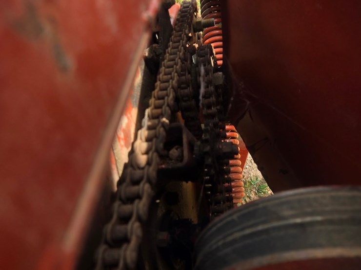 hesston-1110-image-35