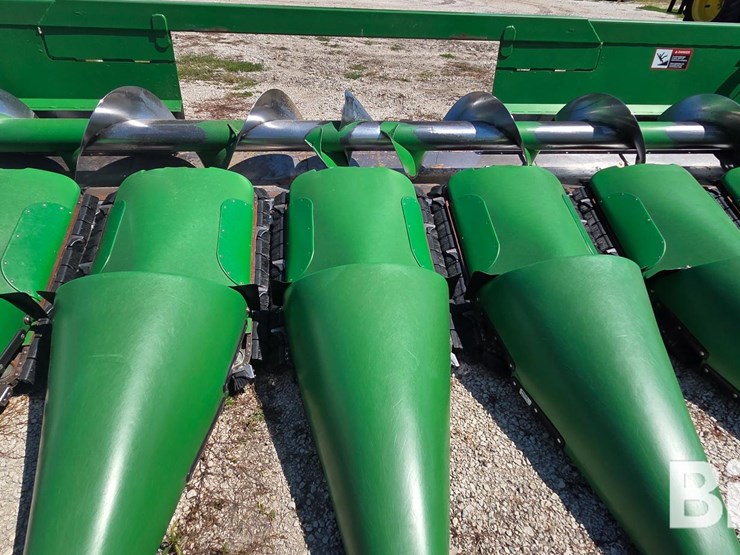 2010-john-deere-608c-image-14