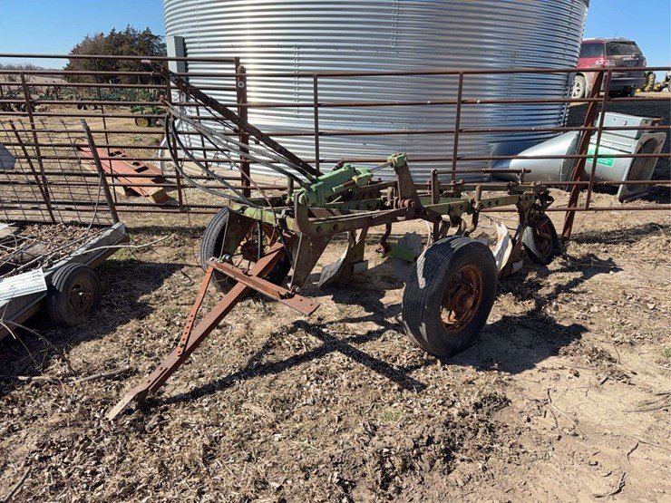 john-deere-no.-55-a-b-h-pull-type-three-bottom-plow-image-1