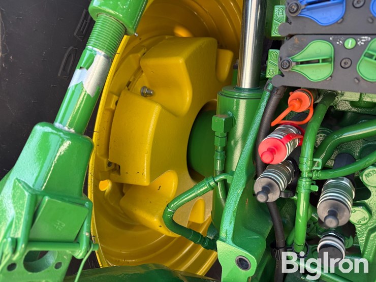 2025-john-deere-8r-340-image-19