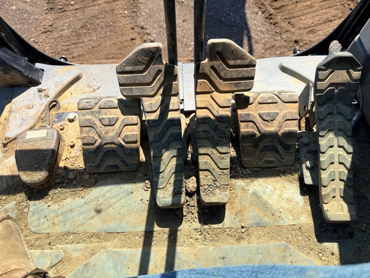 2010-caterpillar-328d-image-56