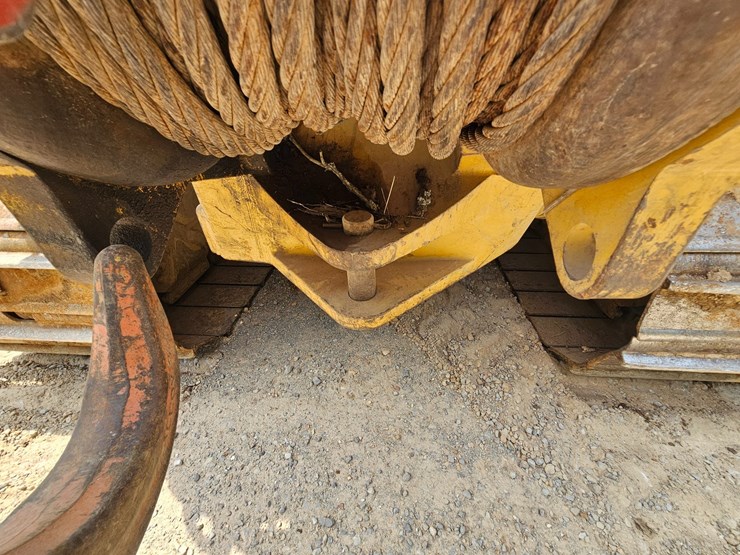 2019-caterpillar-d6-image-111