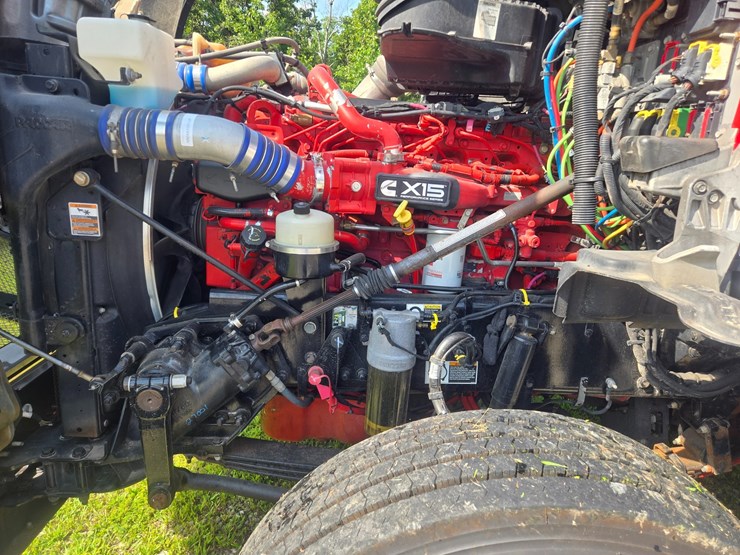 2019-kenworth-t880-image-24