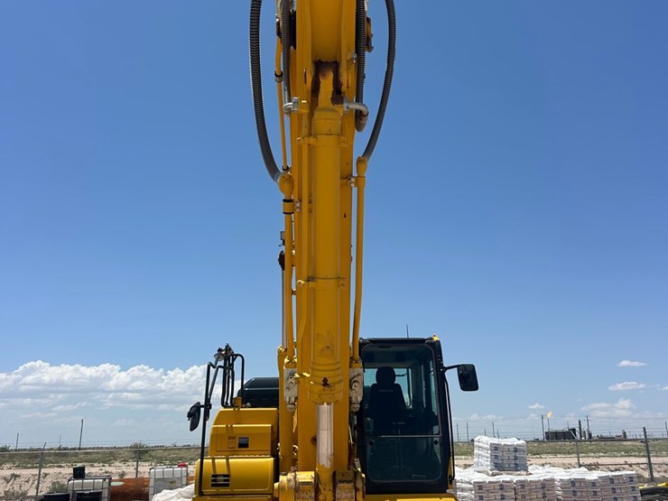 2025-komatsu-pc210-image-13