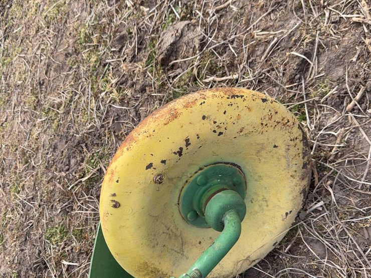 john-deere-pull-type-two-bottom-plow-image-16