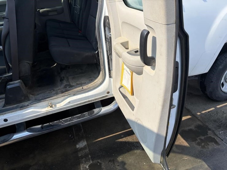 2012-gmc-sierra-3500-image-14