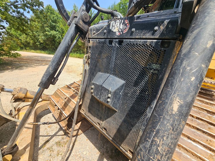 2019-caterpillar-d6-image-95