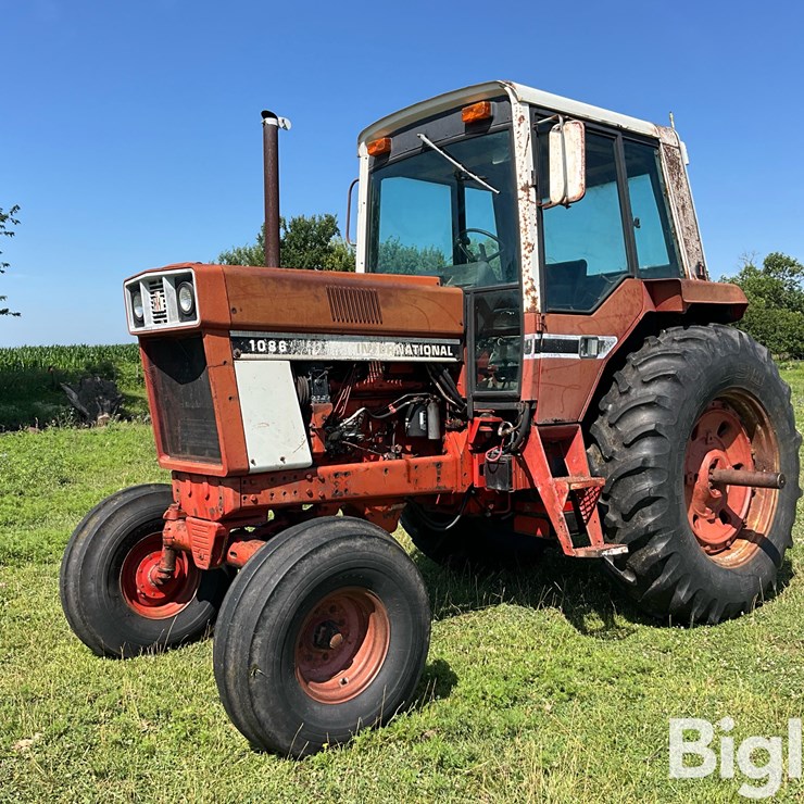 1976 INTERNATIONAL 1086