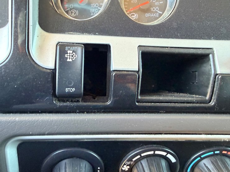 2010-kenworth-t800-image-120