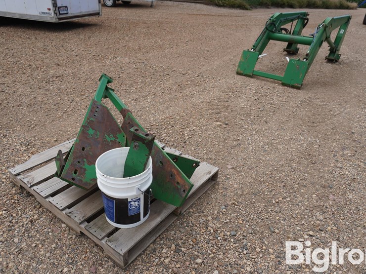 john-deere-158-image-1