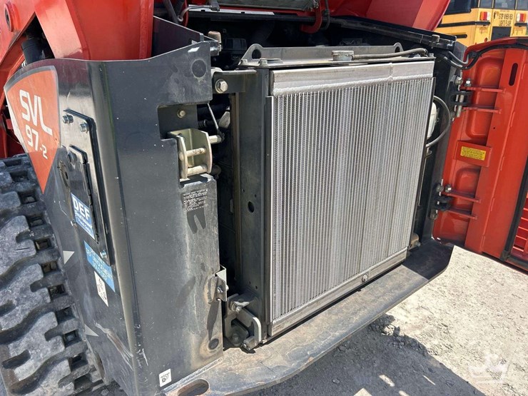 kubota-svl97-2-compact-track-loader-skid-steer-image-9
