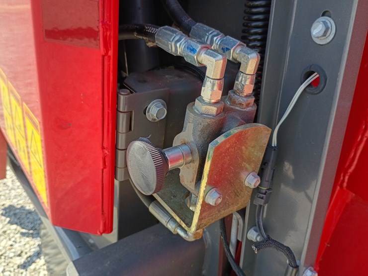 massey-ferguson-1745-image-32