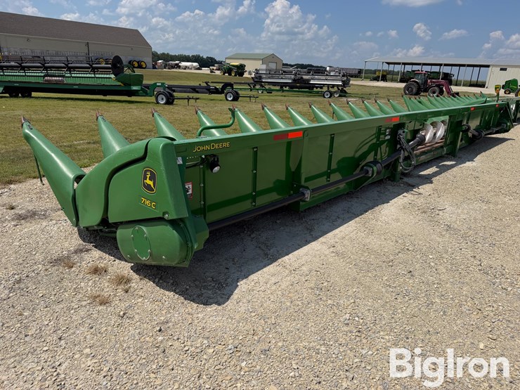 2020-john-deere-716c-image-5