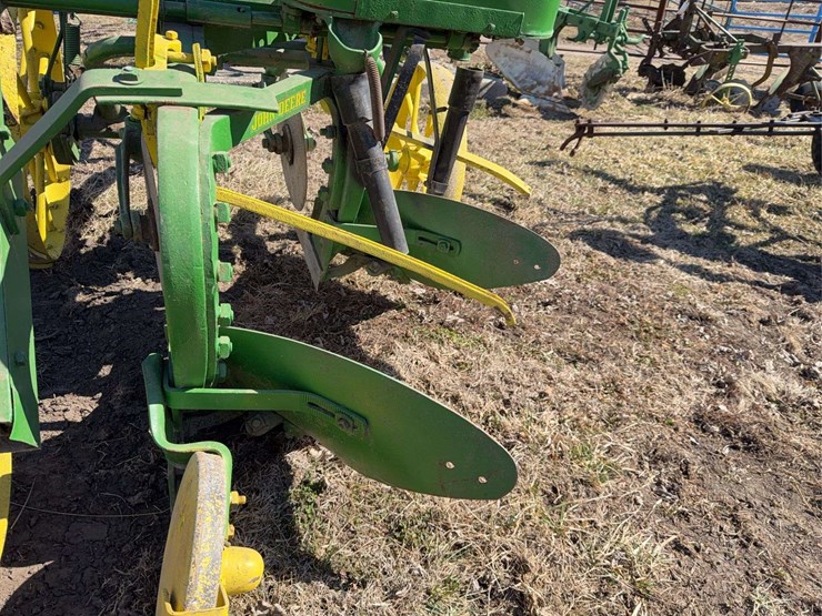 john-deere-pull-type-two-bottom-plow-image-21