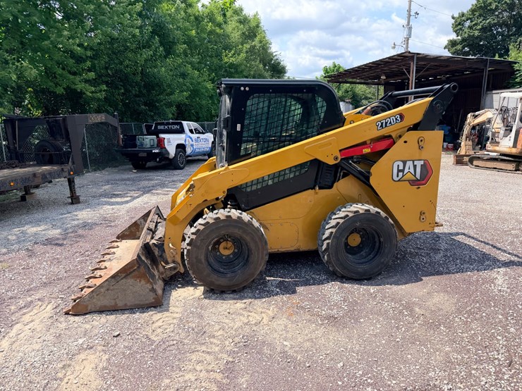2014-caterpillar-272d-image-5