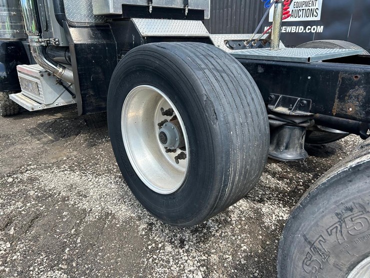 1984-peterbilt-359-image-20