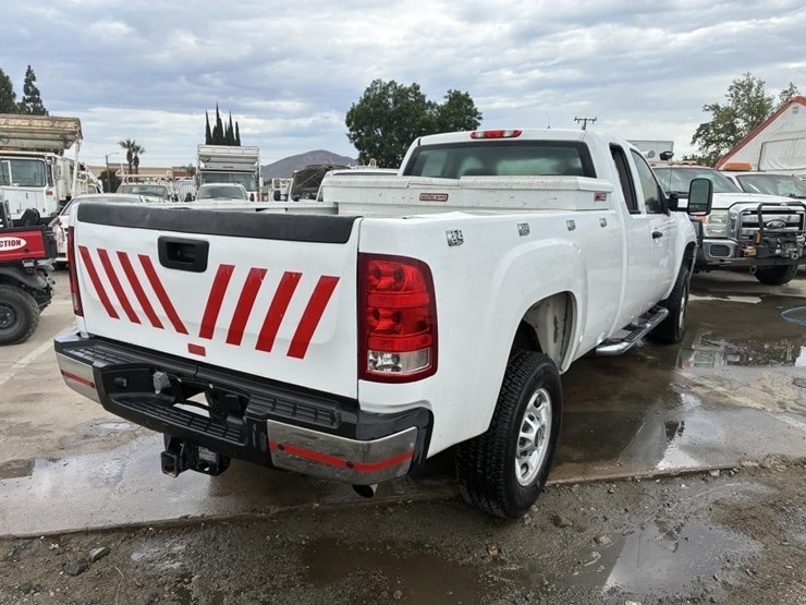 2012-gmc-sierra-2500-image-3