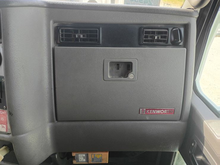 2012-kenworth-t370-image-57