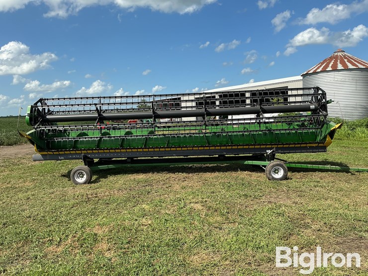 2020-john-deere-625f-image-4