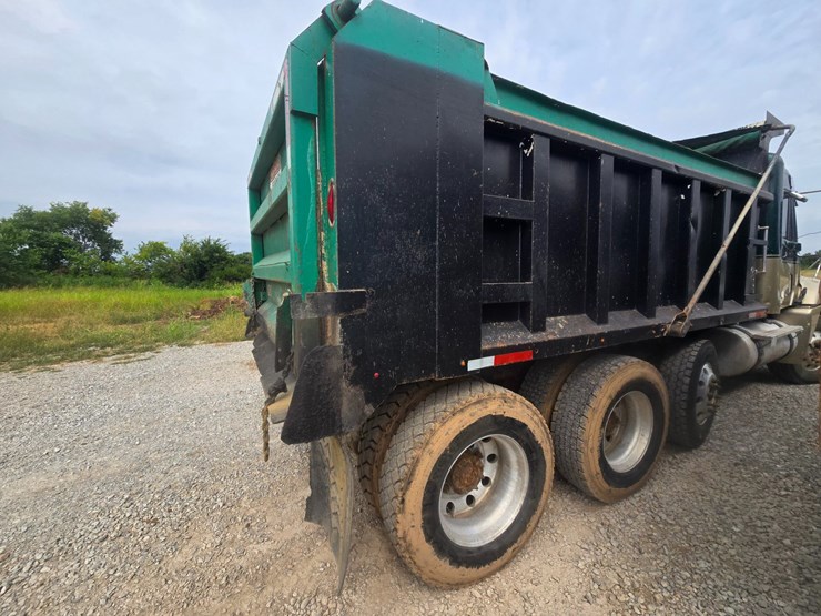 2009-freightliner-columbia-120-image-11