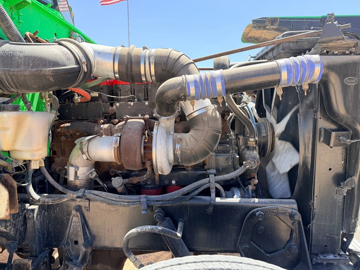 1996-peterbilt-379-image-12