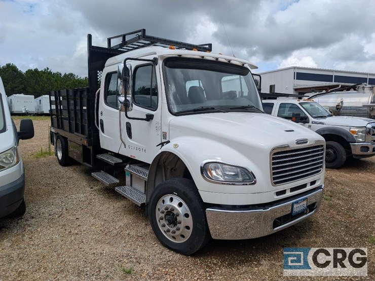 2018-freightliner-m2-stakebed-truck-image-27