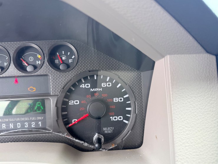 2010-ford-f550-image-59