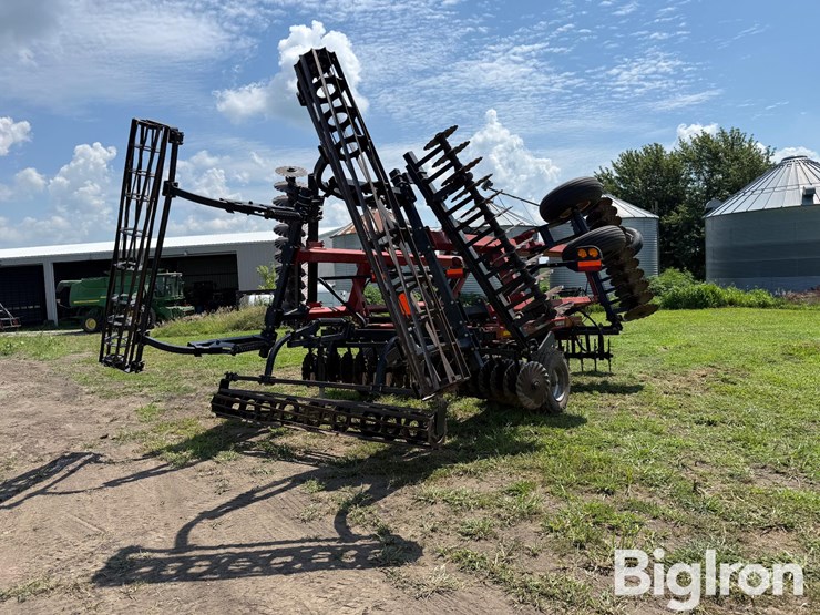 case-ih-330-image-5