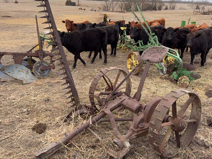 john-deere-no.-4-sickle-bar-mower-image-1