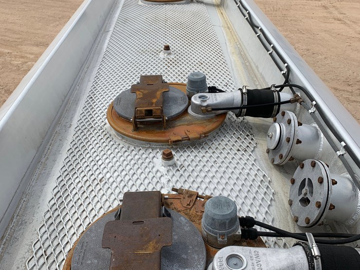 2006-peterbilt-379-image-8
